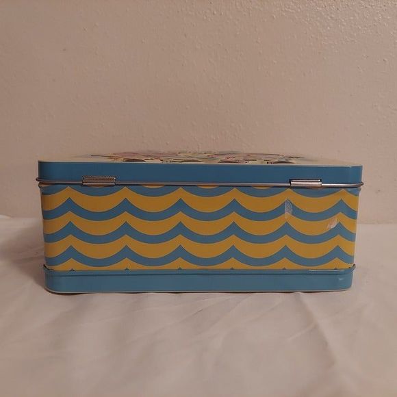 L.O.L. Surprise! BFFS 4 Eva! Metal Lunch box Tin Pencil Crayon Holder - Picture 6 of 7